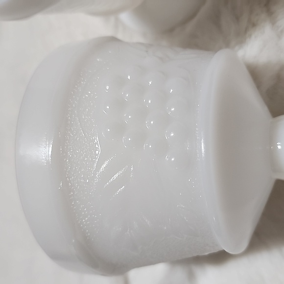 MILK GLASS VINTAGE  🍨 DESSERT CUPS * SET OF 2 * - Picture 2 of 6